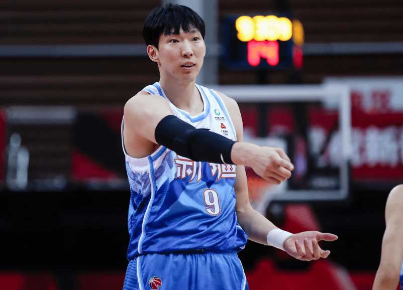 玩加电竞-最后时刻武汉三镇更衣室发声——CBA常规赛节点到来，气氛紧张，控场能力成焦点的简单介绍