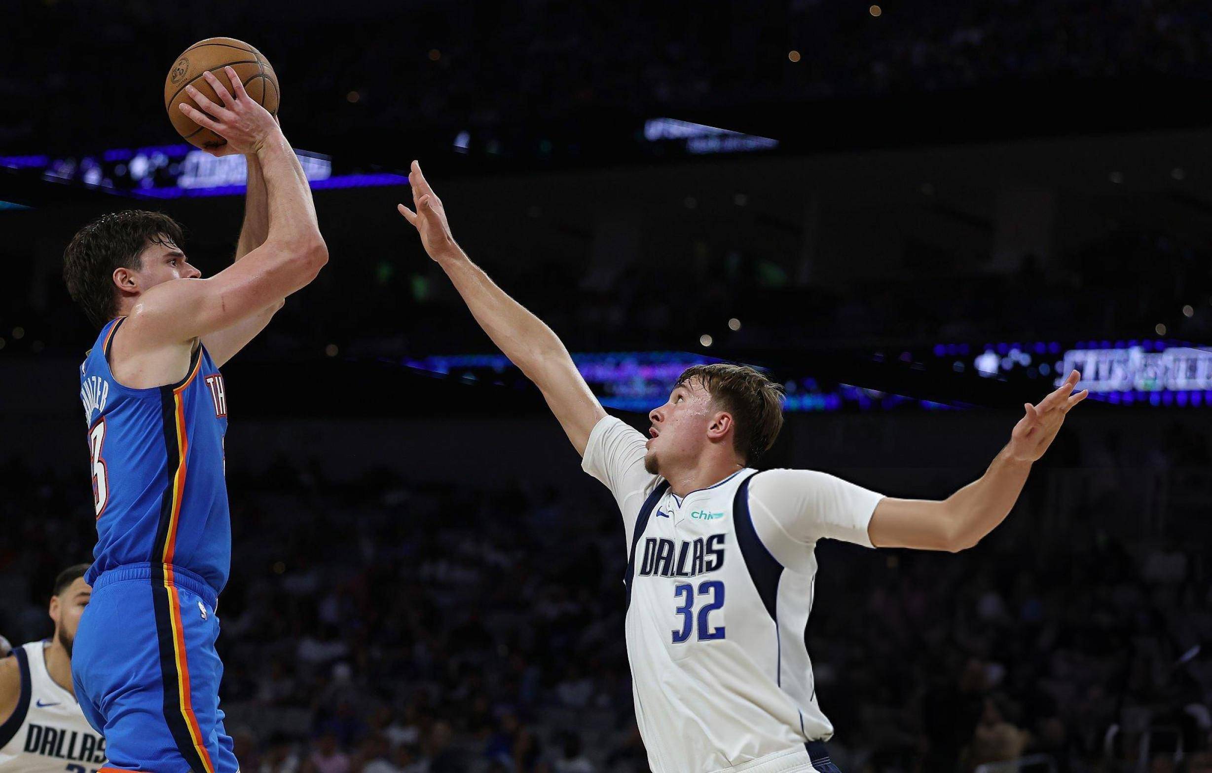 玩加竞技-包含Rookie在独行侠比赛中高光表现，赛事规则更新引发热议！的词条